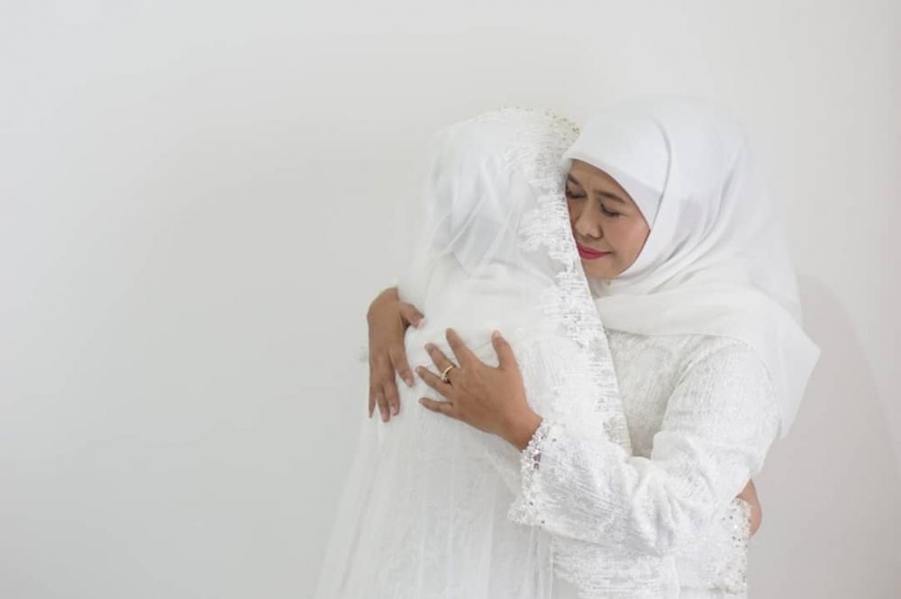 Jelang menikah, ini 10 potret haru pengajian putri Khofifah