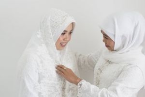 Jelang menikah, ini 10 potret haru pengajian putri Khofifah