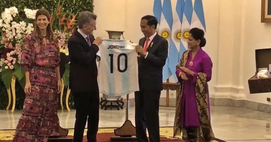 Jokowi dapat jersey Argentina, KPK minta segera lapor gratifikasi