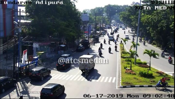 Kesal motor mogok, yang dilakukan wanita ini bikin nggak abis pikir