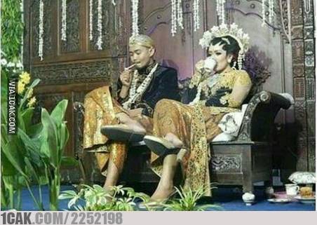 12 Potret lucu orang terlalu santai ini bikin tepuk jidat