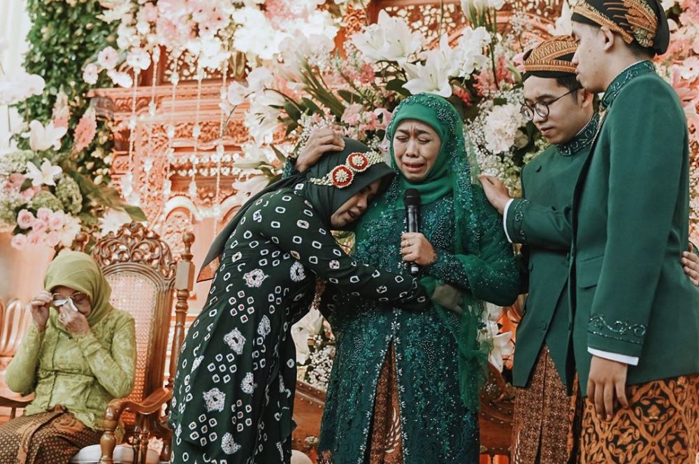 10 Momen siraman putri Khofifah jelang nikah, penuh haru