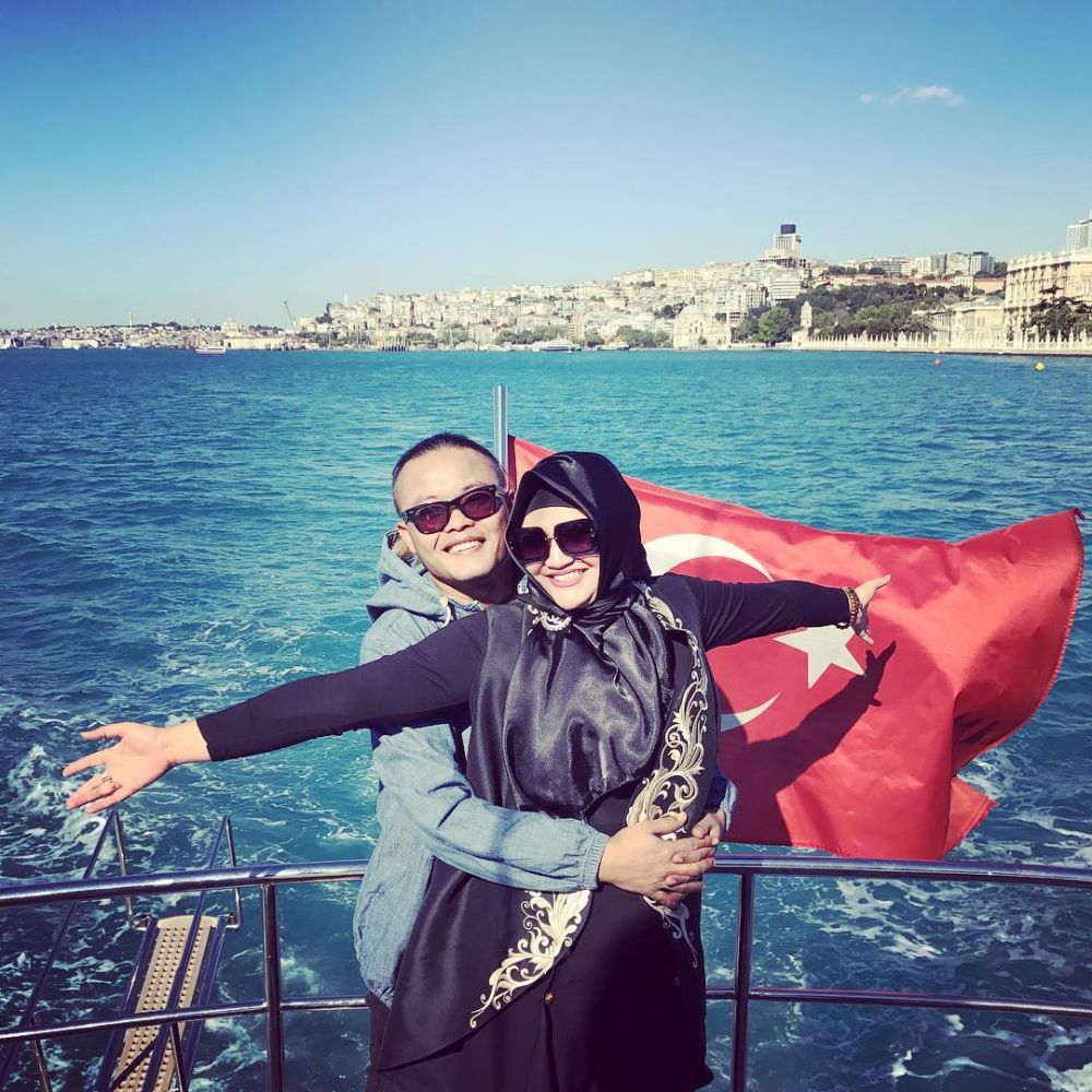 Dijuluki couple goals, perceraian 5 pasang seleb ini bikin heboh