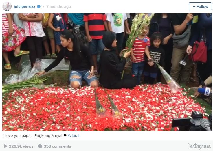 Gaya 8 seleb pakai celana jeans sobek-sobek, malah kena hujat