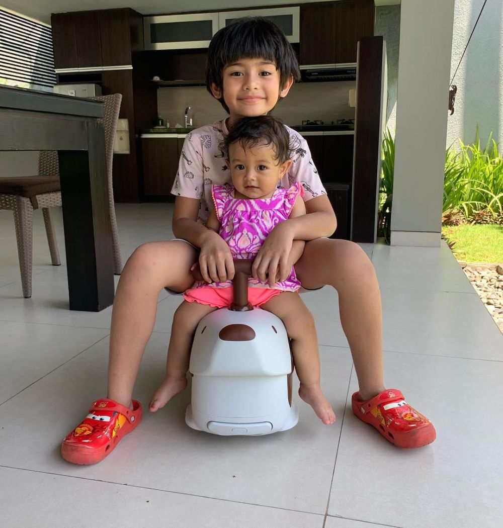 10 Potret rumah Fairuz A Rafiq dan Sonny Septian, mewah dan elegan