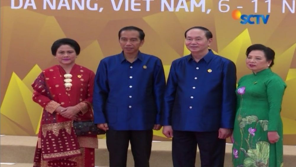 10 Pesona Iriana berkebaya dampingi Jokowi tugas negara, anggun