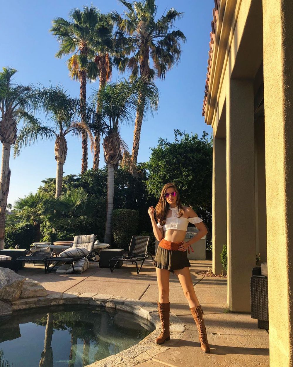 Dianggap terlalu seksi, 9 penampilan Nia Ramadhani ini jadi sorotan