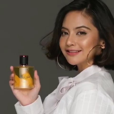10 Potret terbaru Tiwi eks T2, kini sibuk jadi CEO bisnis parfum