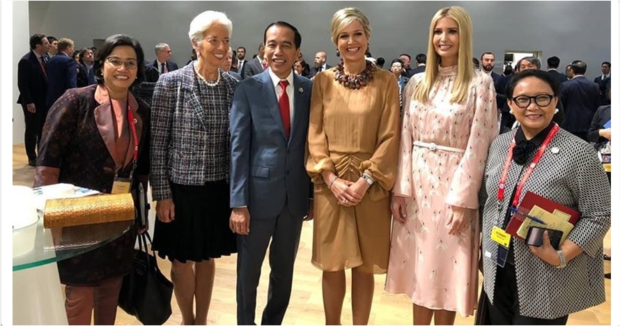 Cuitan lucu Kaesang tanggapi foto Jokowi bareng 5 wanita