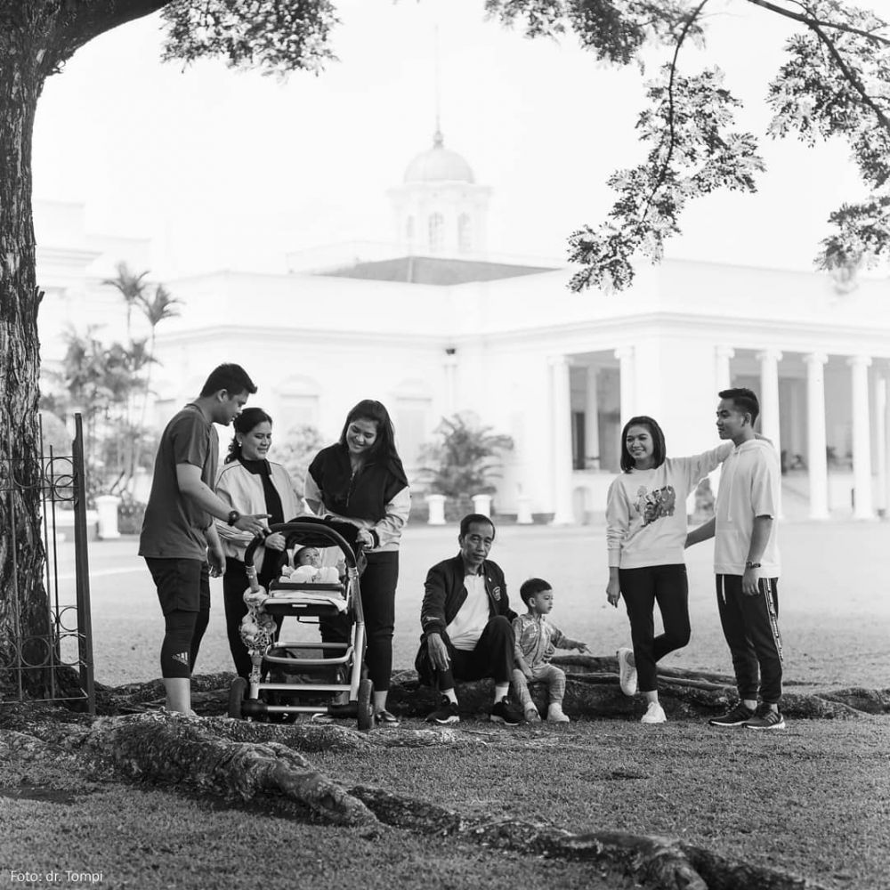 Dikenal cuek, begini 8 potret romantis Gibran dan Selvi Ananda