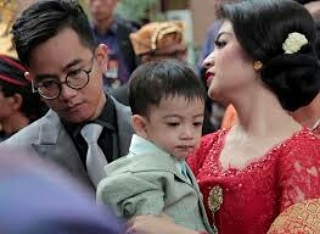 Dikenal cuek, begini 8 potret romantis Gibran dan Selvi Ananda