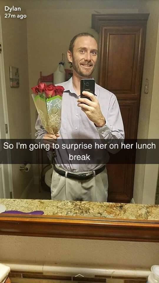 10 Potret pria beri kejutan untuk 'wanita spesial', endingnya haru