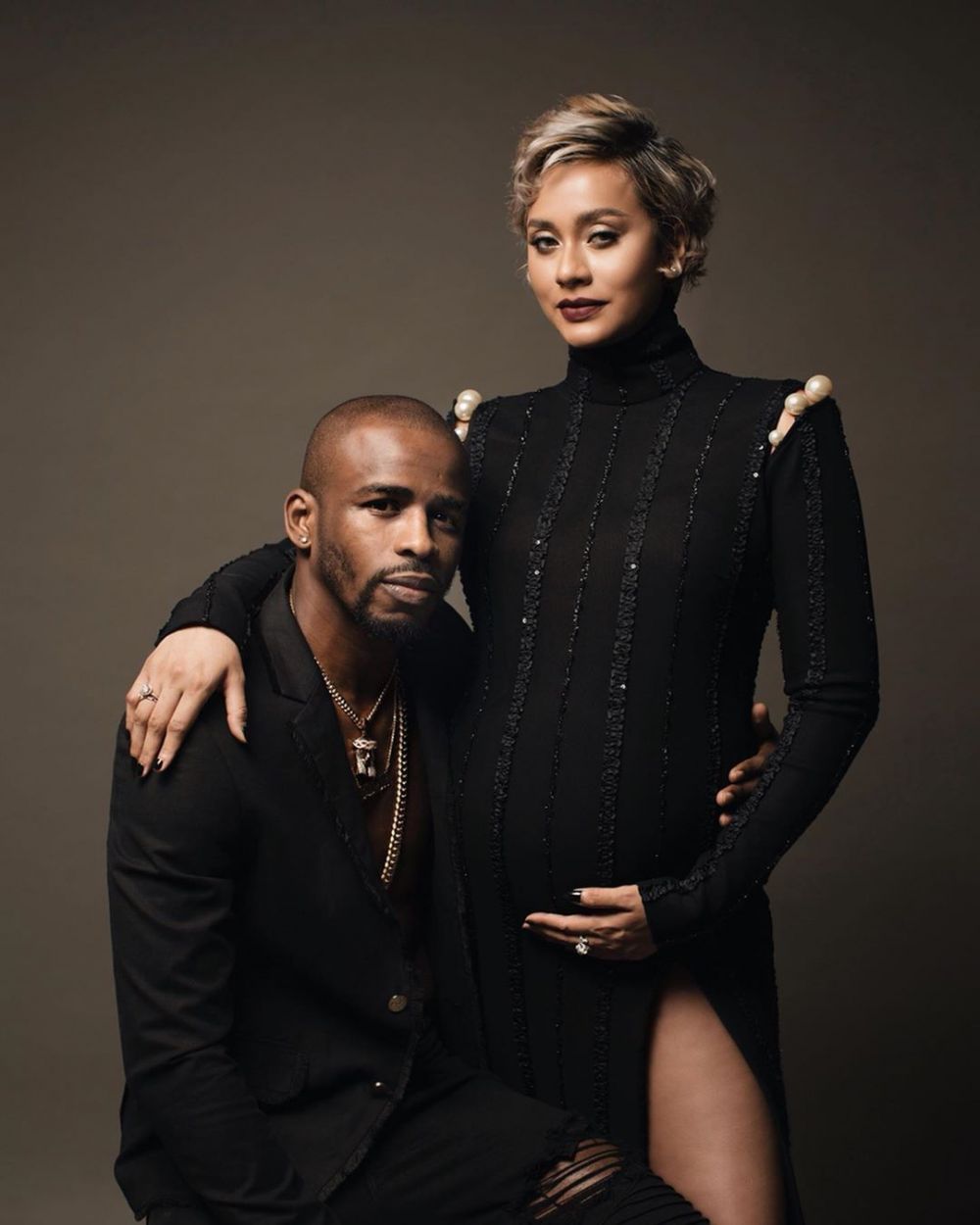 Hamil 9 bulan, ini 8 potret maternity Kimmy Jayanti yang memesona