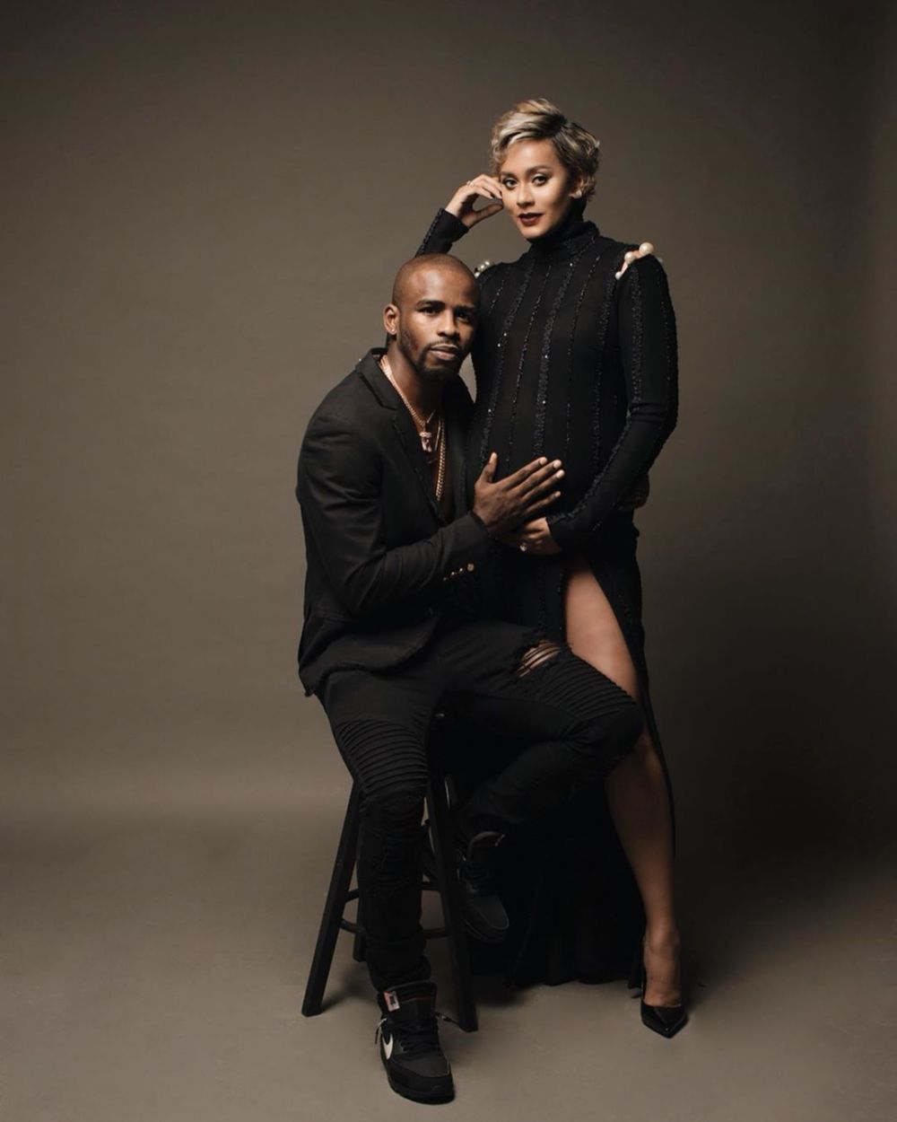 Hamil 9 bulan, ini 8 potret maternity Kimmy Jayanti yang memesona