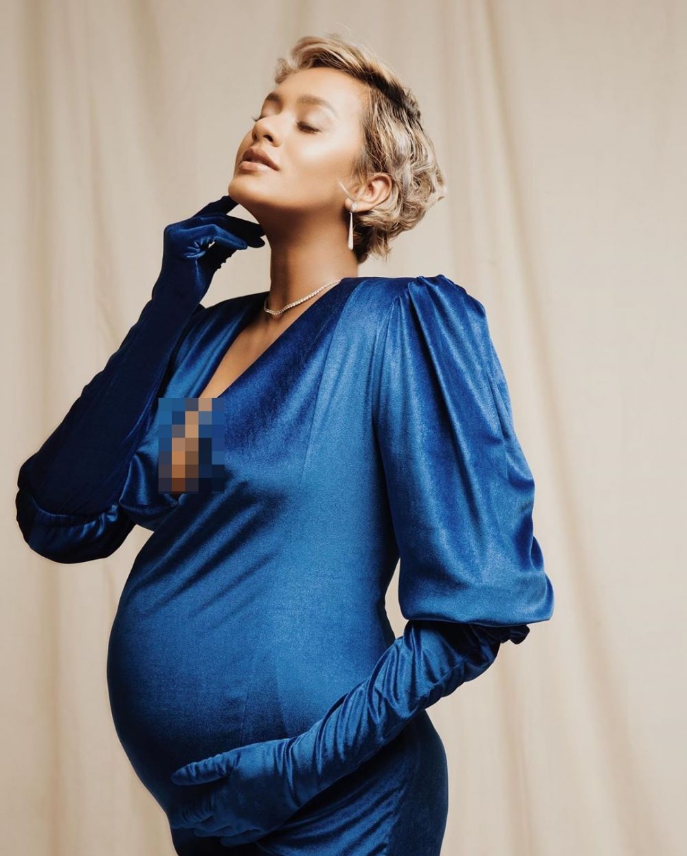 Hamil 9 bulan, ini 8 potret maternity Kimmy Jayanti yang memesona