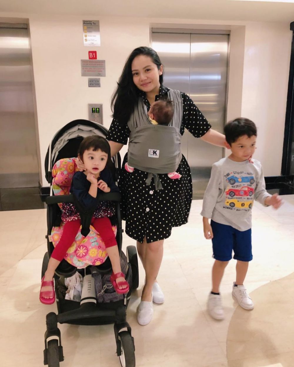 7 Potret terbaru Mawar AFI, sudah jadi hot mama