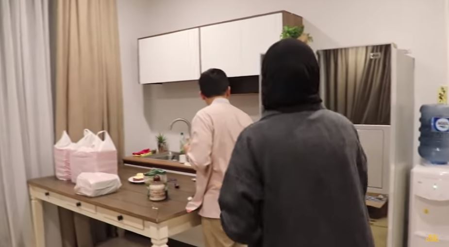 8 Penampakan rumah baru Sahrul Gunawan, tak banyak perabotan