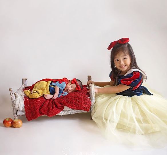 Unggah foto tema Snow White, wajah Thania Onsu curi perhatian