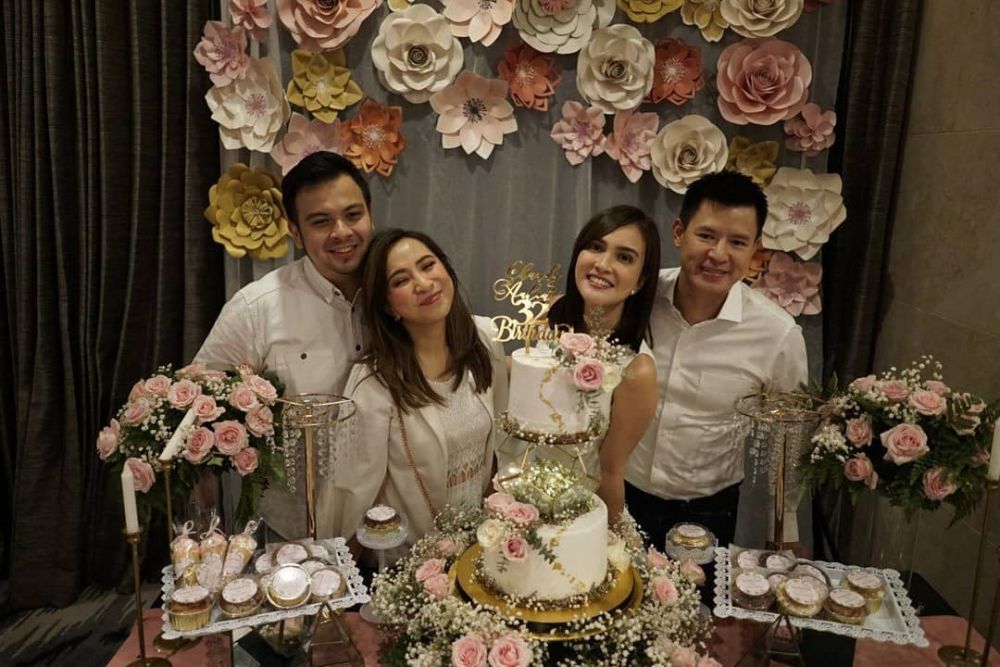 9 Momen seru pesta ultah Shandy Aulia ke-32, hamil jadi kado terindah