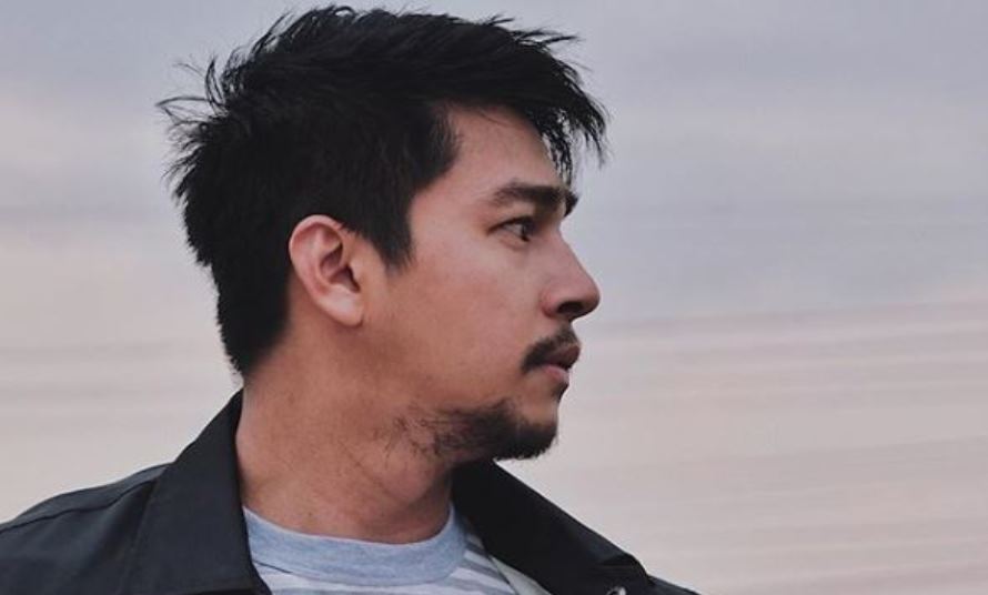 Cerita Deva Mahenra berperan sebagai ustaz di film 99 Nama Cinta