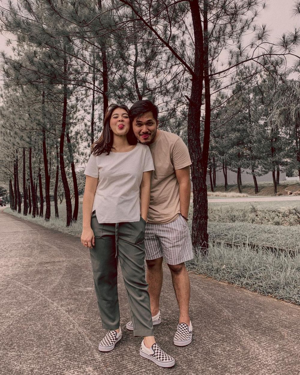 Makin serius, ini 11 potret mesra Kesha Ratuliu dan calon tunangannya