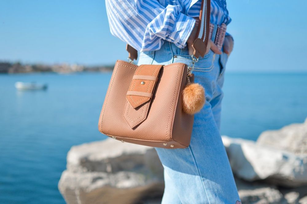Tips memilih tas yang cocok digunakan saat liburan musim panas