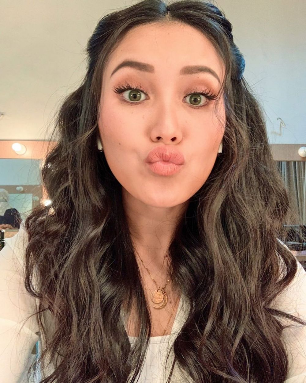 4 Fakta di balik isu pemecatan Ayu Ting Ting dari Pesbukers