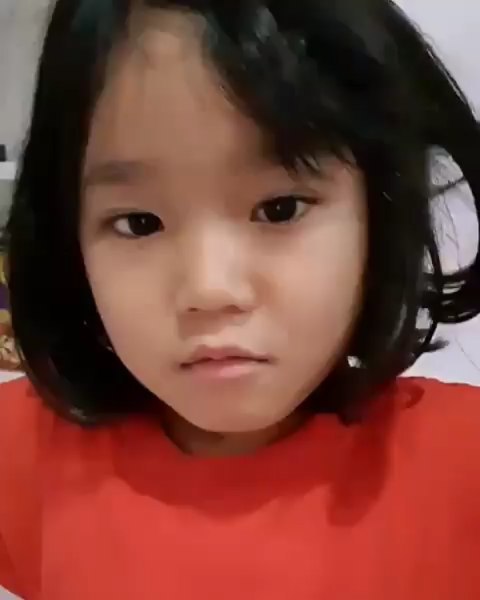 Biasa keriting, ini 8 potret putri Ayu Ting Ting berambut lurus