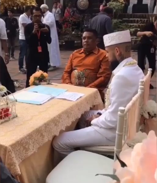 8 Momen pernikahan persepak bola Diego Michiels dan Dhea Ananda