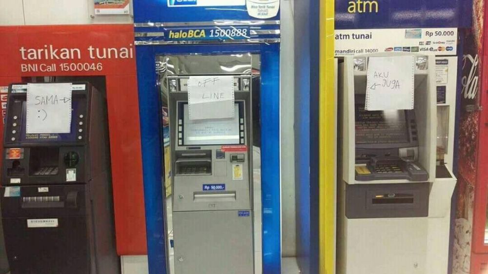 Nggak biasa, 7 tulisan di ATM rusak ini kocak abis