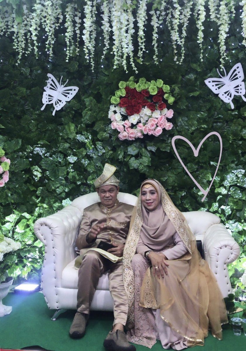 Pasangan ini rayakan 40 tahun pernikahan dengan jadi pengantin lagi