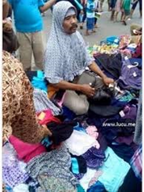 10 Potret lucu totalitas pedagang ini bikin ketawa