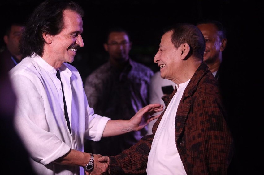 6 Gaya Habib Luthfi nonton konser Yanni di Prambanan Jazz 2019