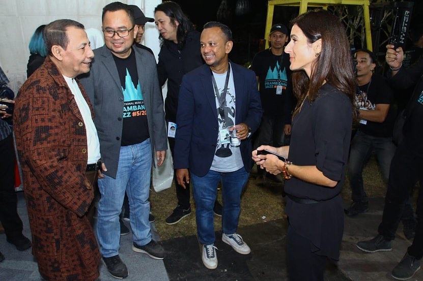 6 Gaya Habib Luthfi nonton konser Yanni di Prambanan Jazz 2019