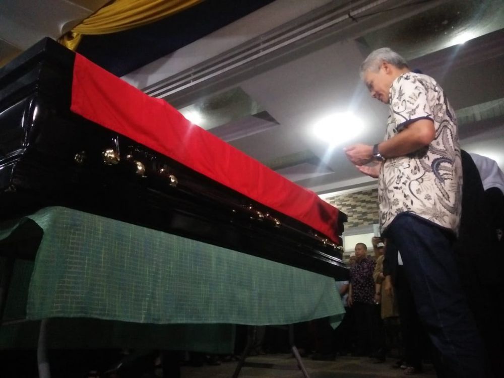 9 Foto pemakaman Sutopo Purwo Nugroho, disemayamkan secara militer