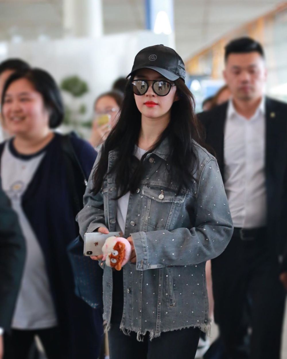 12 Pesona Liu Yifei, pemeran film Mulan yang bikin susah kedip