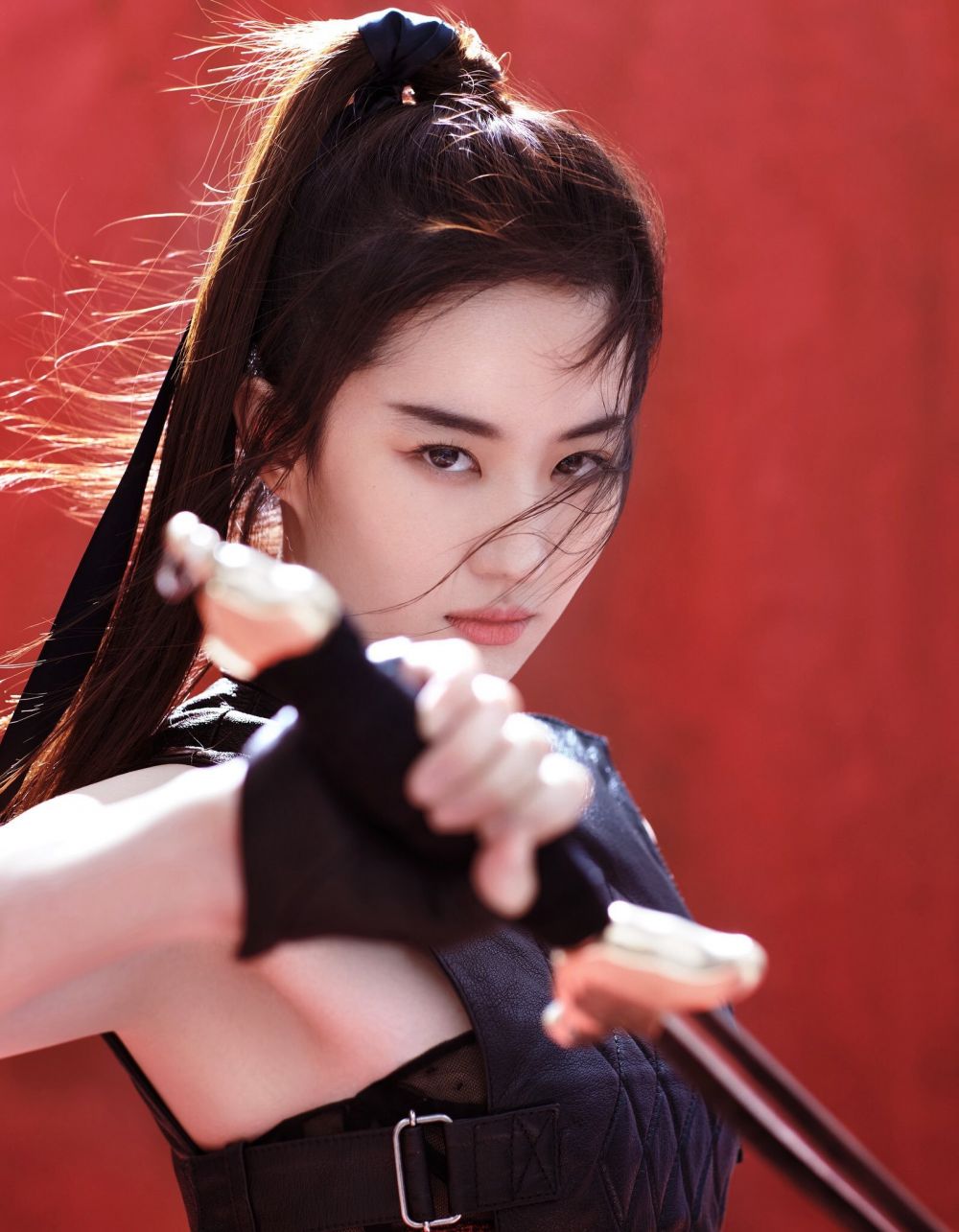 12 Pesona Liu Yifei, pemeran film Mulan yang bikin susah kedip