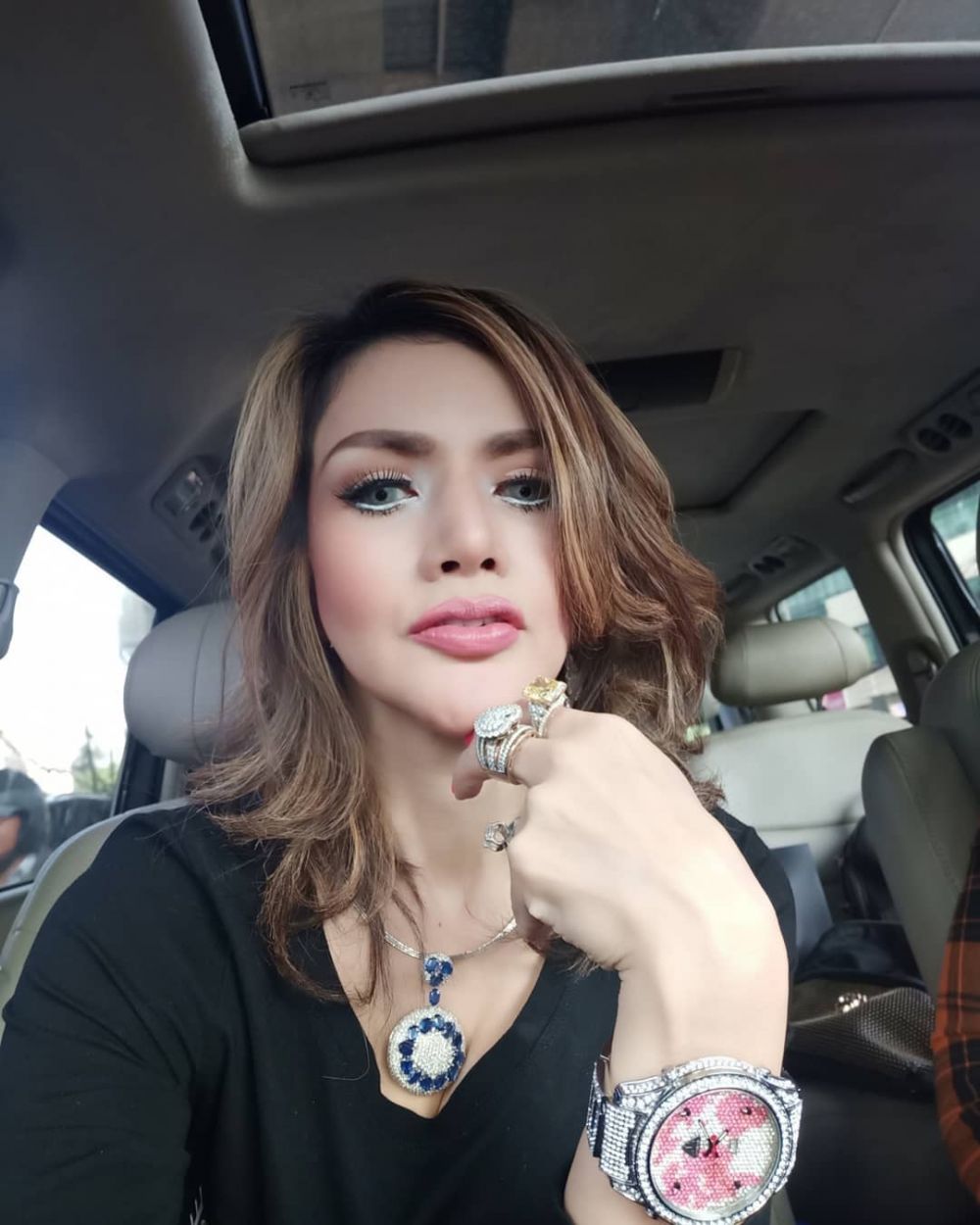 5 Kontroversi Barbie Kumalasari, oplas sampai rumah mewah sewaan