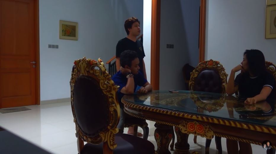 8 Potret penampakan rumah Rey Utami, perabotannya jadi sorotan