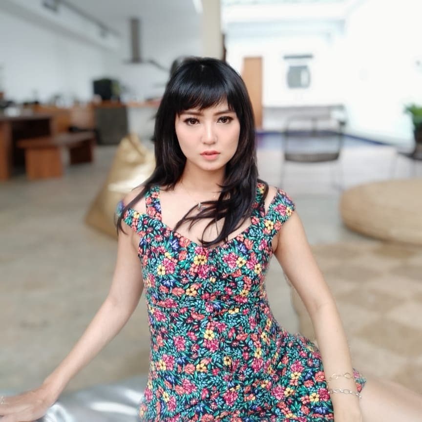 Jarang tampil di televisi, 7 seleb ini tekuni profesi pengacara