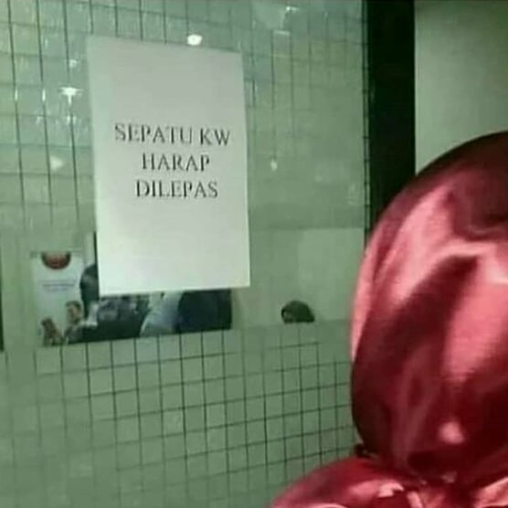 11 Peringatan lucu buat karyawan ini bikin mikir dua kali