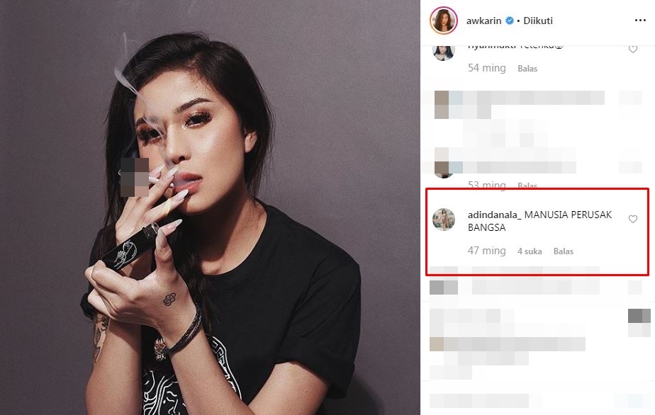 8 Seleb cantik ini panen cibiran karena merokok