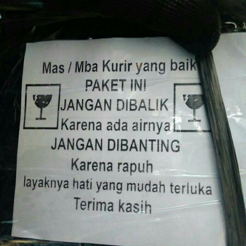 11 Pesan lucu di barang bawaan driver ojek online ini bikin geli