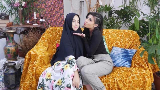 8 Sensasi Salmafina Sunan, terbaru diisukan pindah agama