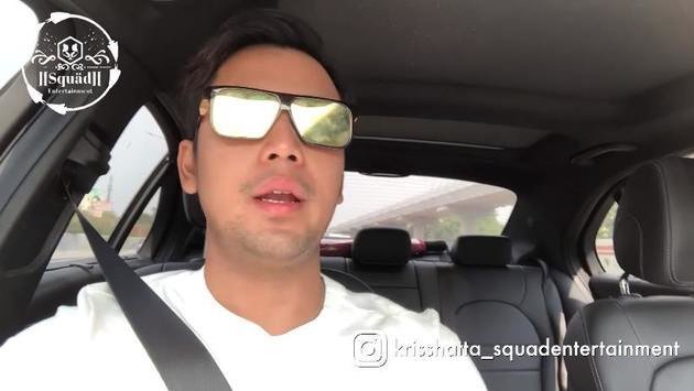 8 Potret perdana Kriss Hatta di televisi usai vonis bebas, kurusan