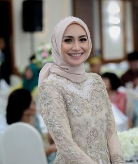 8 Potret Siti Anizah, mantan pacar Galih Ginanjar sebelum menikah