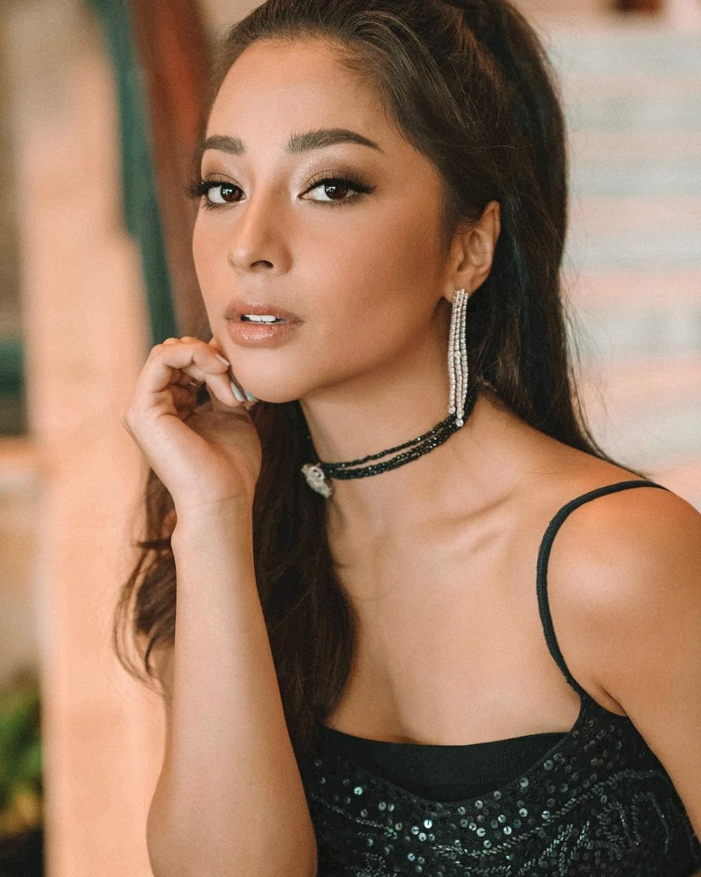 10 Potret Nikita Willy bermakeup tebal, disebut mirip Kim Kardashian