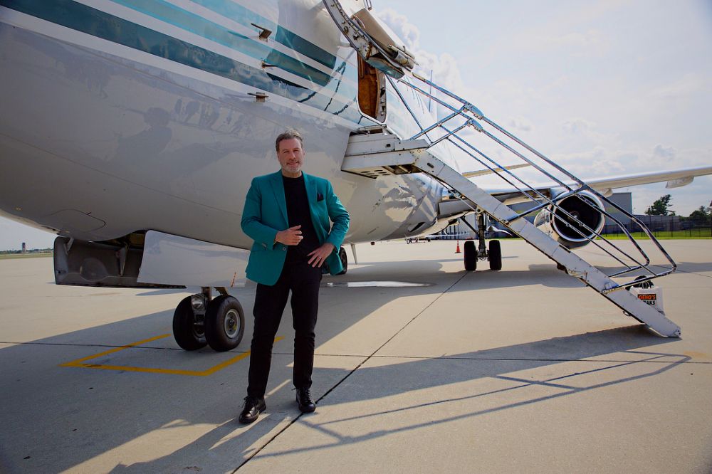 5 Fakta John Travolta, aktor Hollywood yang miliki bandara pribadi