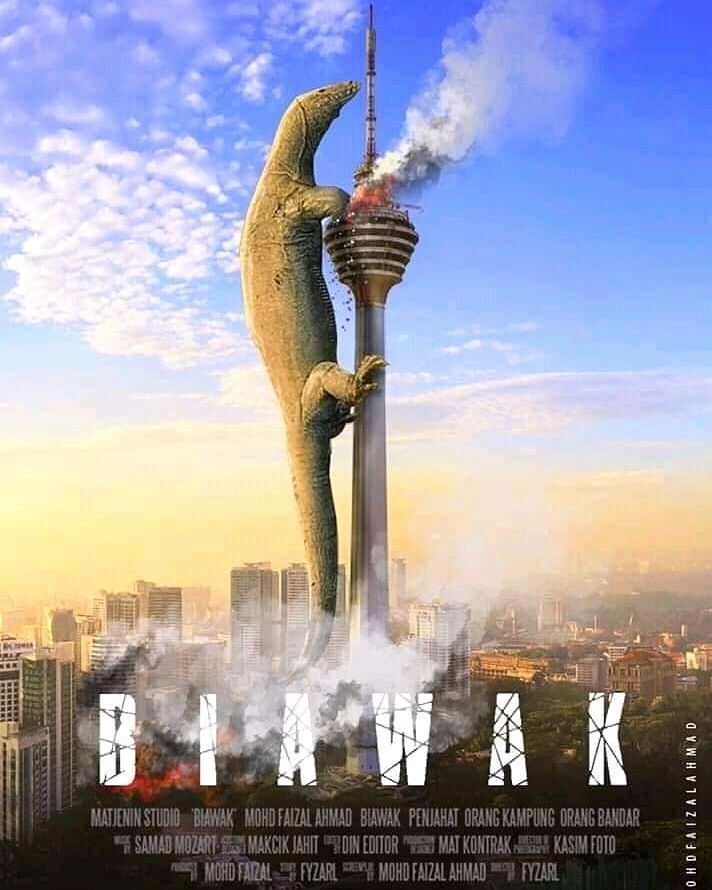 7 Editan poster 'biawak manjat pagar', ganasnya bak Godzilla