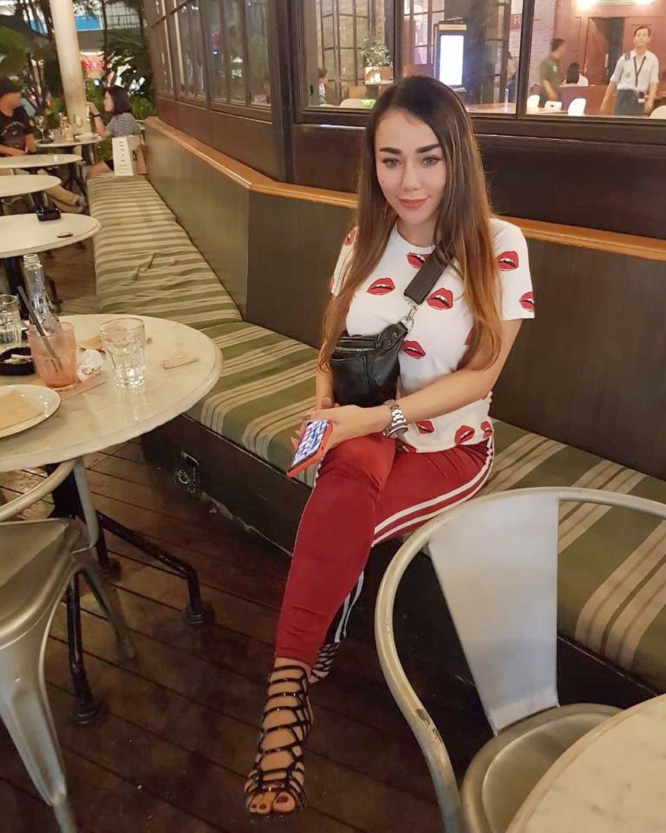 10 Pesona Bebby Fey, DJ seksi yang mengaku mau diperkosa setan